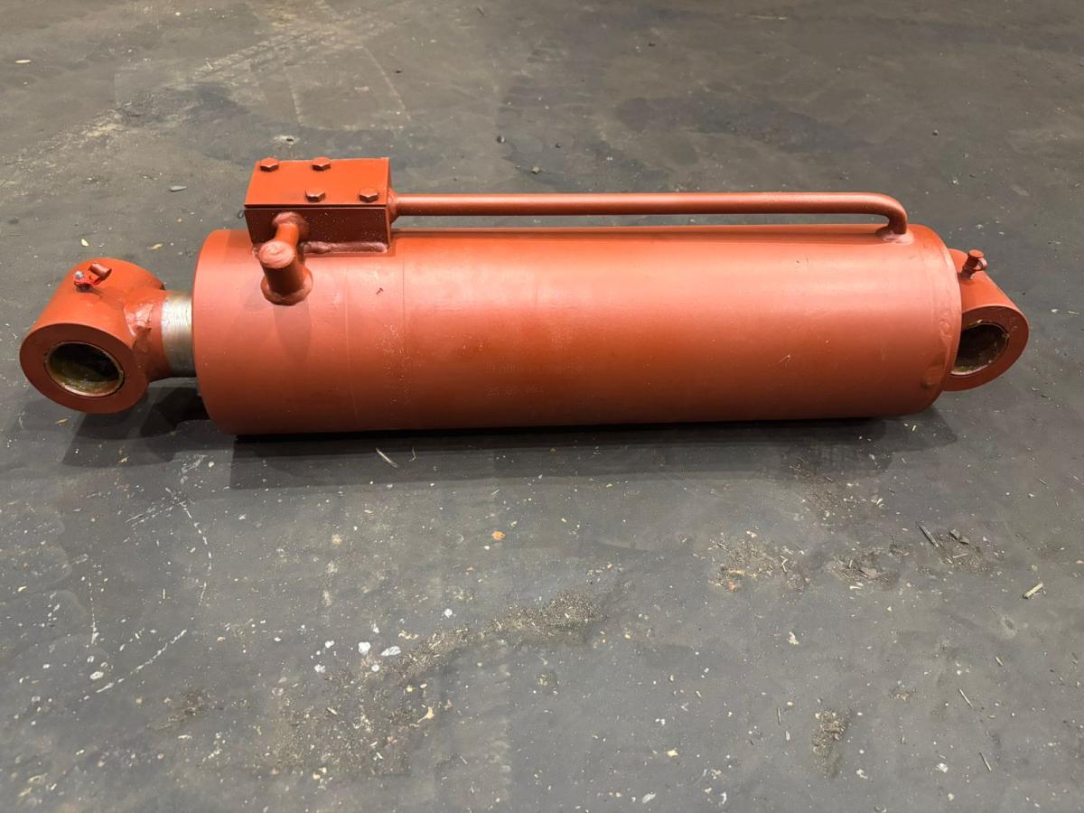 Гидроцилиндр опрокидывания Manitou 264265